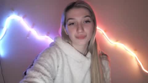 honeyveil online show from April 28, 7:51 pm