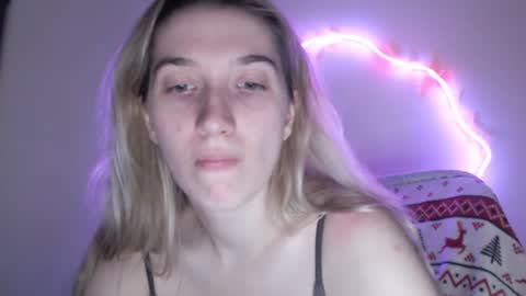 honeyveil online show from July 28, 5:02 pm
