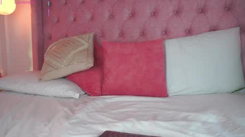 Honey Moon  Help me to reach 100 thumbs up online show from April 16, 8:08 pm