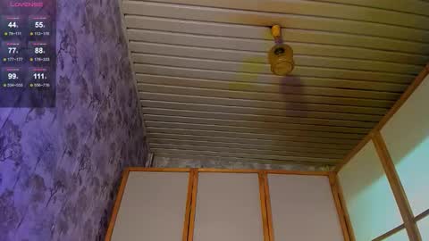 the perfectgirl online show from September 9, 9:25 pm