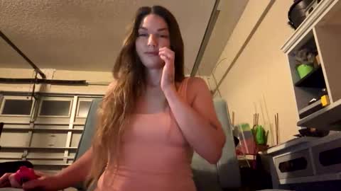 HoodHippy online show from April 26, 6:44 am