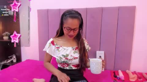Snapshot of hoollyhendrix chatting on October 17, 8:56 pm holly online show from October 17, 8:56 pm