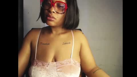 horny_ebonygirl_ online show from April 27, 4:15 pm