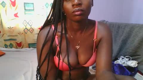 Snapshot of horny_hearts chatting on February 15, 5:19 am phanice online show from February 15, 5:19 am