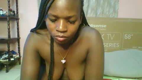 Snapshot of horny_hearts chatting on March 8, 7:18 pm phanice online show from March 8, 7:18 pm
