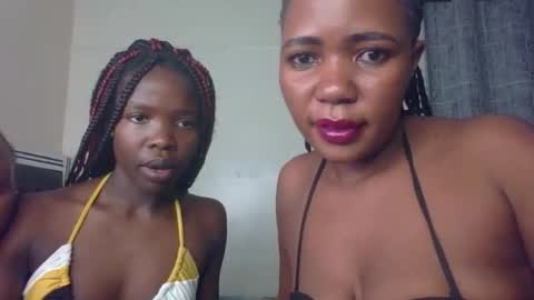 Snapshot of horny_lainie chatting on September 28, 5:29 pm horny_lainie online show from September 28, 5:29 pm