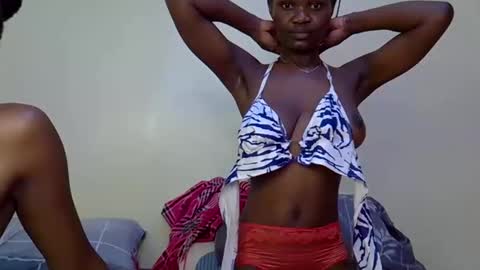 Snapshot of hornycrushy chatting on October 10, 3:06 pm Sea girl online show from October 10, 3:06 pm