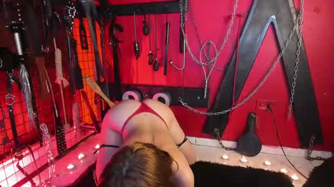 Snapshot of hornydahiana chatting on September 19, 2:10 am Mia Dahianaa 2 hornydahianax online show from September 19, 2:10 am