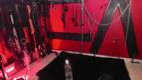 Snapshot of hornydahiana chatting on September 25, 3:00 pm Mia Dahianaa 2 hornydahianax online show from September 25, 3:00 pm