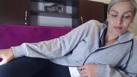 Snapshot of hornygirllx chatting on September 27, 6:48 pm AshlineKatte online show from September 27, 6:48 pm