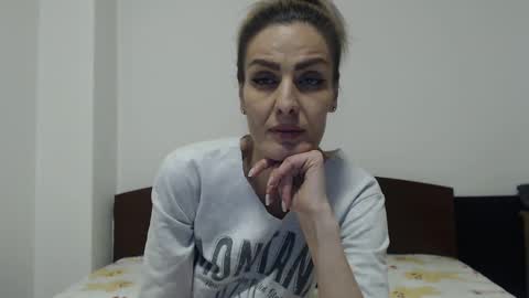 Snapshot of hornygirllx chatting on December 19, 8:02 pm AshlineKatte online show from December 19, 8:02 pm