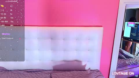 Snapshot of hornyhousekeeper_ chatting on December 13, 12:50 pm Valentina online show from December 13, 12:50 pm
