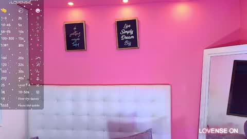 Snapshot of hornyhousekeeper_ chatting on December 15, 12:17 pm Valentina online show from December 15, 12:17 pm