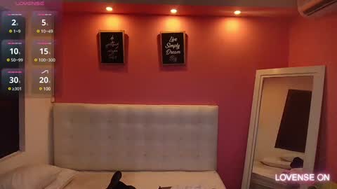 Snapshot of hornyhousekeeper_ chatting on January 18, 12:47 pm Valentina online show from January 18, 12:47 pm
