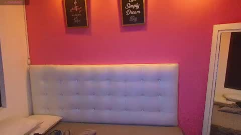 Snapshot of hornyhousekeeper_ chatting on February 25, 12:27 pm Valentina online show from February 25, 12:27 pm
