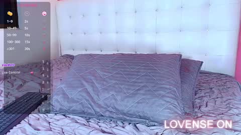 Snapshot of hornyhousekeeper_ chatting on December 27, 12:34 pm Valentina online show from December 27, 12:34 pm
