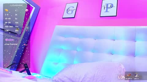 Snapshot of hornylatimommy chatting on December 11, 7:36 pm Natasha online show from December 11, 7:36 pm