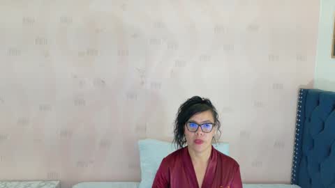 Snapshot of hornylatimommy chatting on September 21, 11:53 am Natasha online show from September 21, 11:53 am