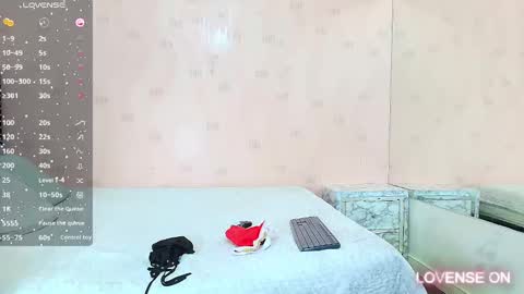Snapshot of hornylatimommy chatting on January 8, 2:14 am Natasha online show from January 8, 2:14 am