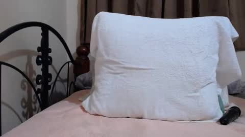 Snapshot of hornypinay69 chatting on December 22, 3:11 am Tyla online show from December 22, 3:11 am
