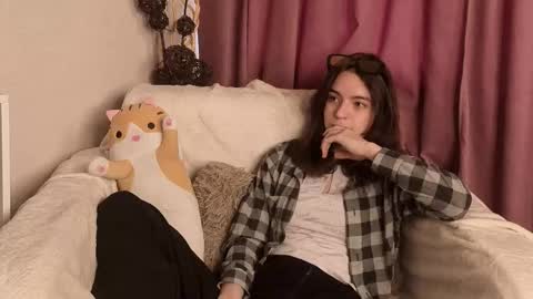 Snapshot of hortenciajenovese chatting on October 20, 9:01 am Mia online show from October 20, 9:01 am