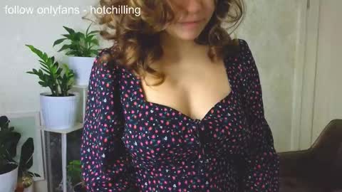 LiluCaroline online show from November 14, 1:44 pm
