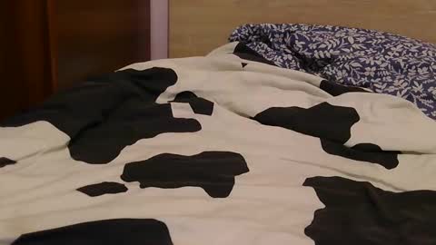 Snapshot of hot_couplee98 chatting on January 19, 7:37 pm Hot Couple online show from January 19, 7:37 pm