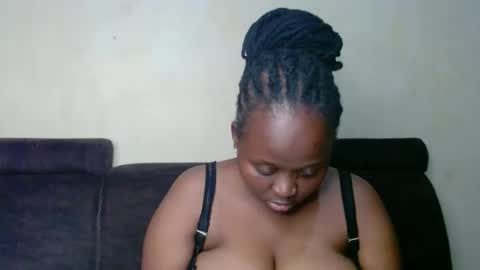 Linah online show from November 27, 3:37 pm