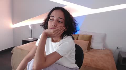 Snapshot of hot_little_bunny chatting on December 13, 9:41 pm Alana online show from December 13, 9:41 pm
