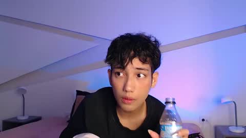 Snapshot of hot_little_bunny chatting on February 11, 9:14 pm Alana online show from February 11, 9:14 pm
