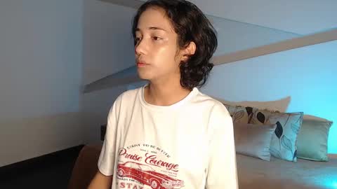 Snapshot of hot_little_bunny chatting on October 3, 9:31 pm Alana online show from October 3, 9:31 pm