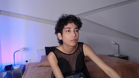 Snapshot of hot_little_bunny chatting on March 5, 8:55 pm Alana online show from March 5, 8:55 pm