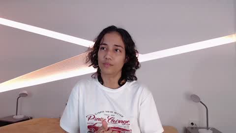Snapshot of hot_little_bunny chatting on December 22, 8:36 pm Alana online show from December 22, 8:36 pm