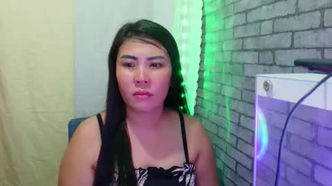 hot_marilou online show from April 7, 5:20 am