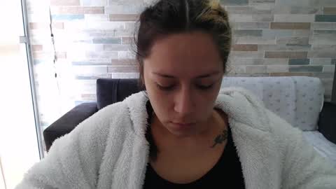 Snapshot of hot_mommymia chatting on October 6, 2:34 pm Mia online show from October 6, 2:34 pm