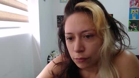 Snapshot of hot_mommymia chatting on October 11, 3:59 pm Mia online show from October 11, 3:59 pm
