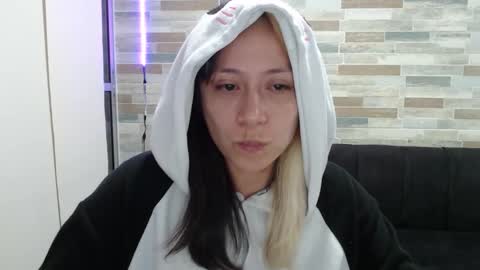 Snapshot of hot_mommymia chatting on September 24, 1:59 am Mia online show from September 24, 1:59 am