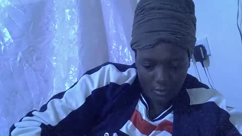 RAYLAH online show from April 22, 4:20 am