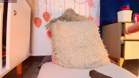 Alana online show from April 4, 5:17 am