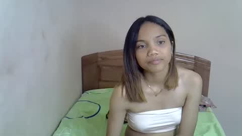 Snapshot of hotfabi01 chatting on October 4, 6:19 am hotfabi01 online show from October 4, 6:19 am