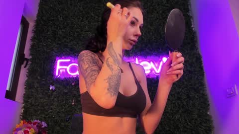 hotfallingdevil online show from March 19, 5:56 am