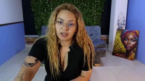 Laura online show from October 16, 11:29 pm