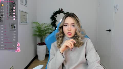 hello Im Eva online show from December 13, 8:43 am