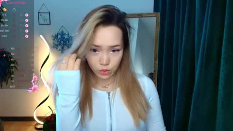 hello Im Eva online show from December 21, 8:28 am