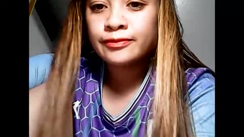 Snapshot of hottie_asianbabe chatting on December 9, 11:47 am Leen online show from December 9, 11:47 am