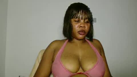 hotty_lora889 online show from April 15, 10:21 pm