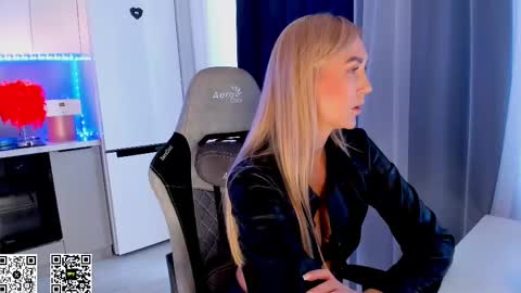 Snapshot of hotyplays chatting on February 23, 9:48 am Susan online show from February 23, 9:48 am