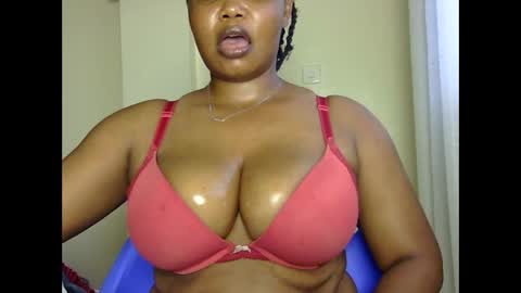 hotysquiter433224 online show from May 2, 8:50 am