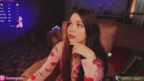 Mia online show from April 22, 5:21 pm