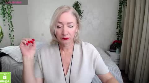 Snapshot of hunters_woman chatting on October 19, 12:07 pm Irena online show from October 19, 12:07 pm